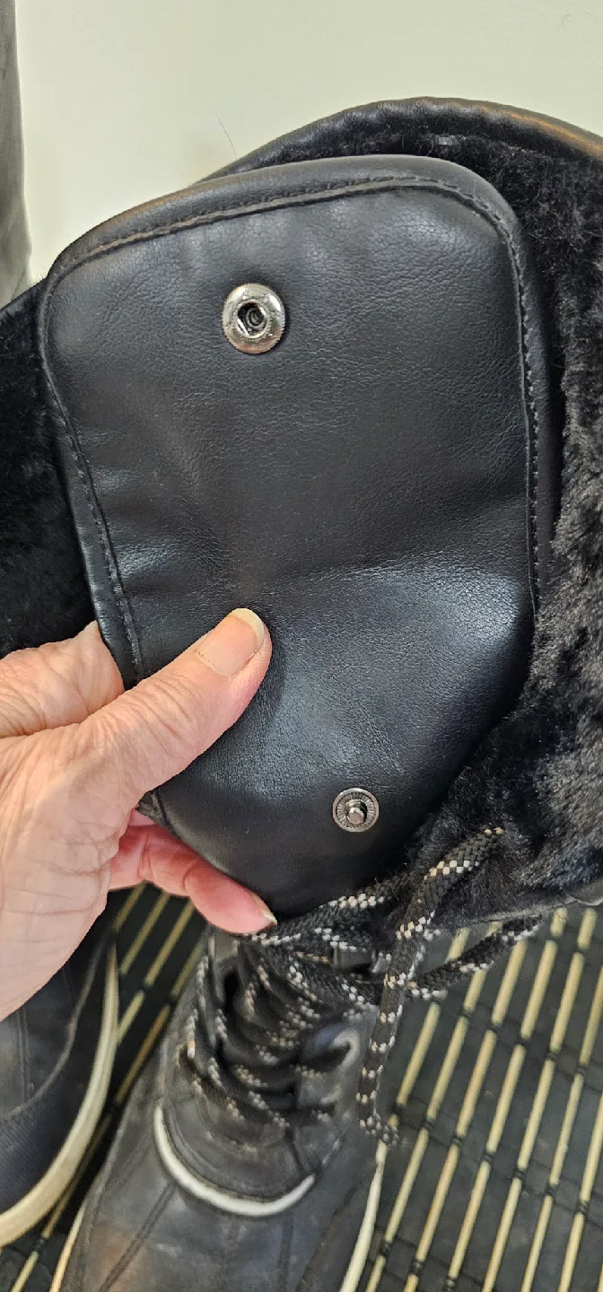 ALDO Black Winter Boots - Size 8 image indicator(7)