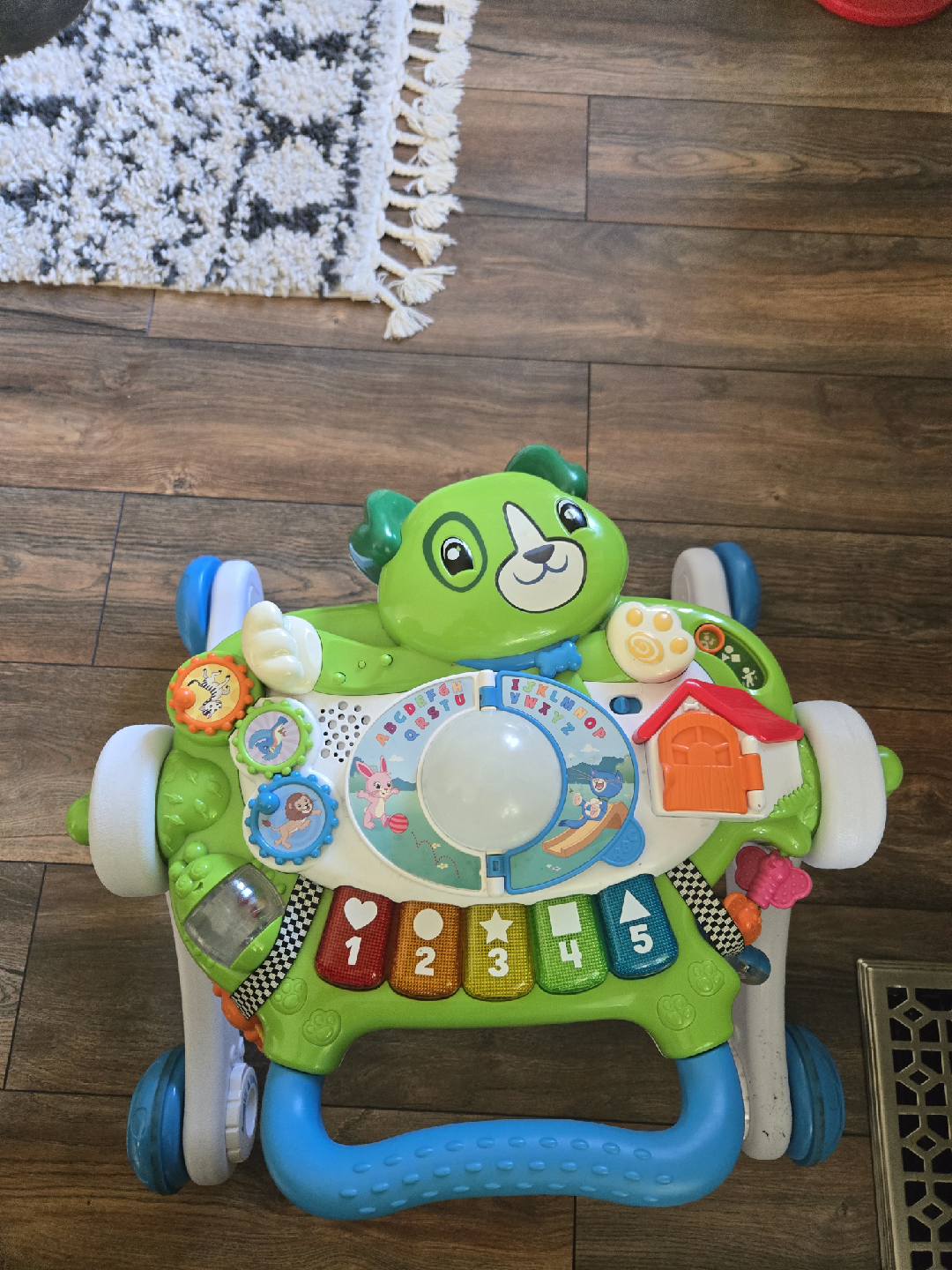 LeapFrog Scout's Get Up & Go Walker