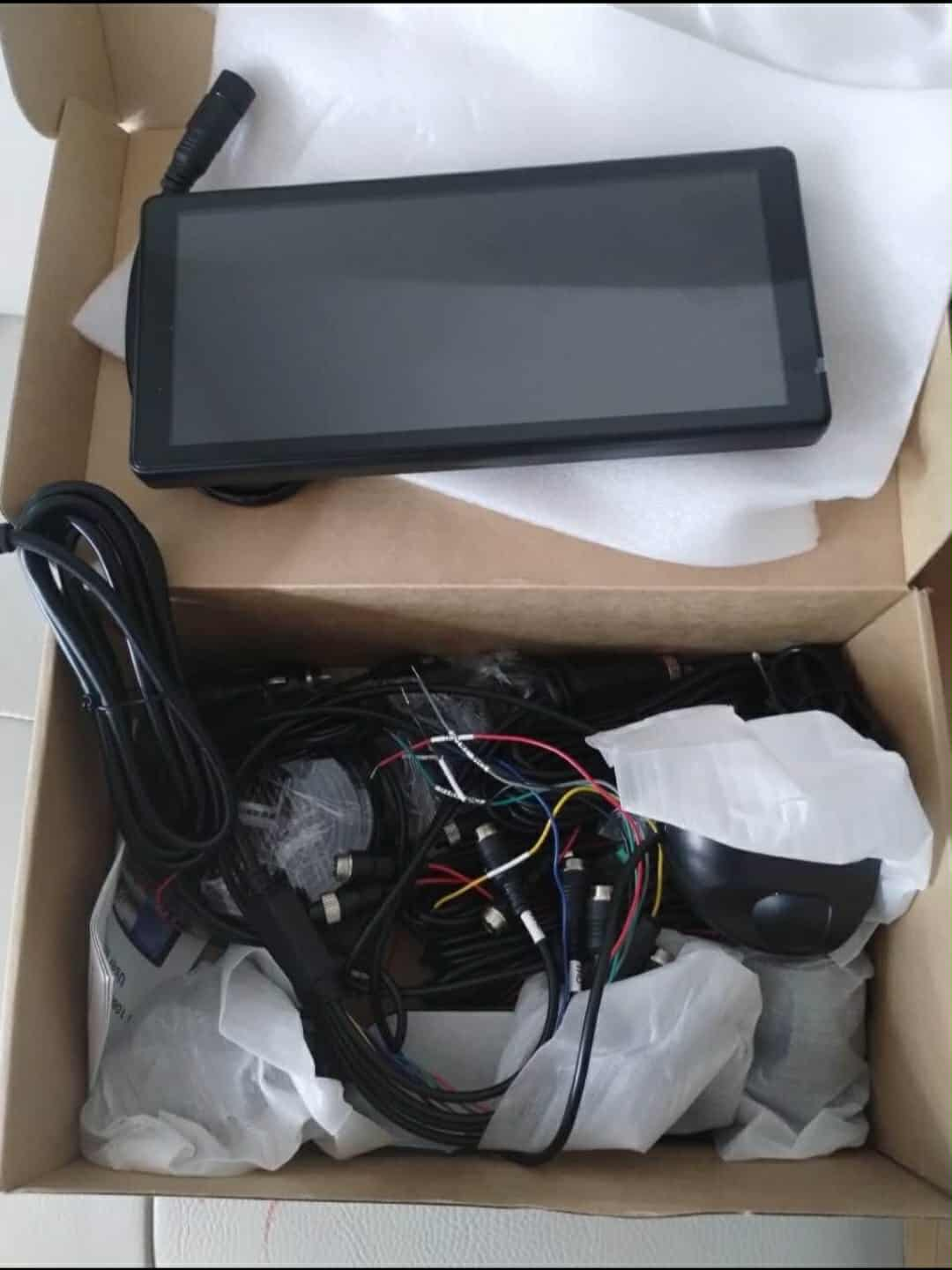 RVinWest 4K Camera System 10.36 inch screen - photo 3