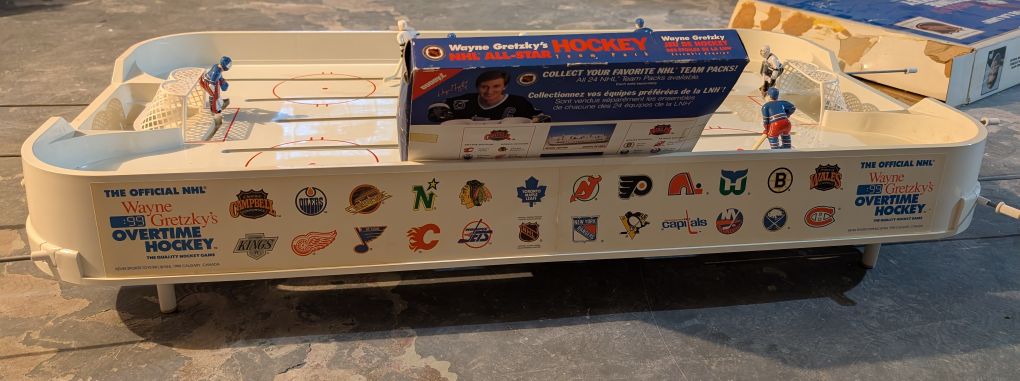 The Official NHL Wayne Gretzky's Overtime Hockey Game - photo 2