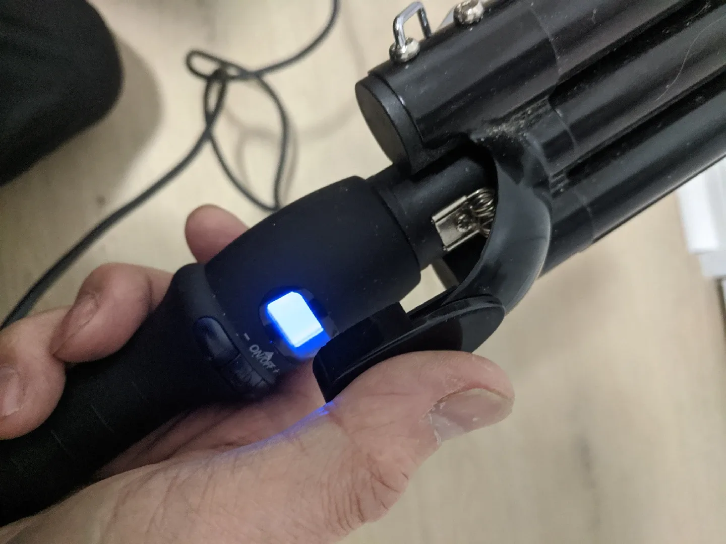 Hair Waver Curling Iron image indicator(4)