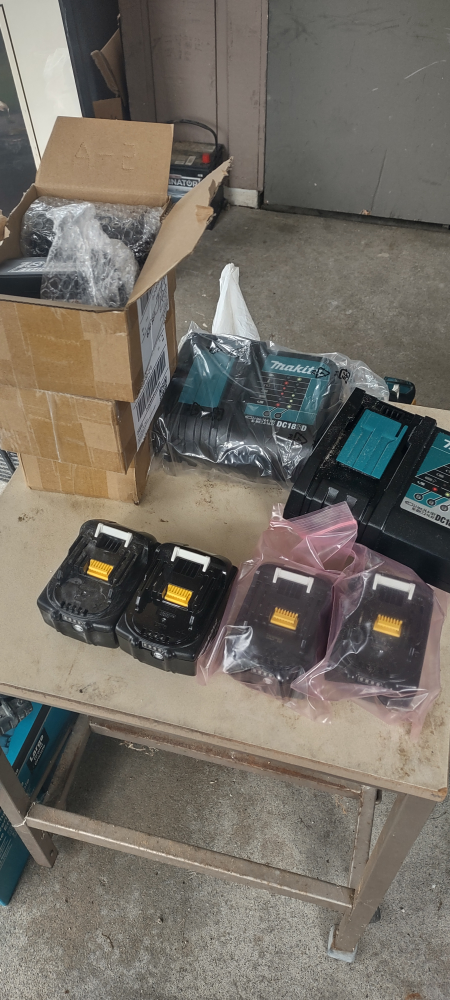 Makita 18V Li-Ion Battery & Charger