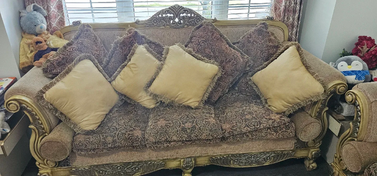 Ornate Sofa Set - Living Room Furniture image indicator(7)