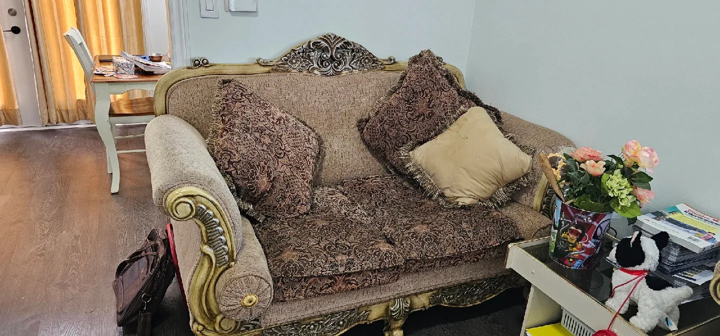 Ornate Sofa Set - Living Room Furniture image indicator(9)