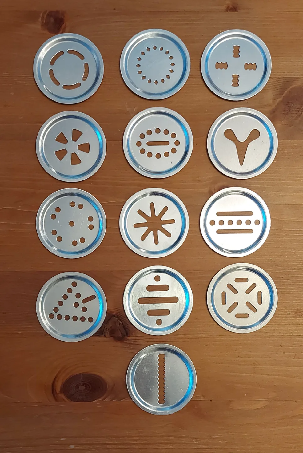 Cookie Press with Discs & Nozzles image indicator(3)