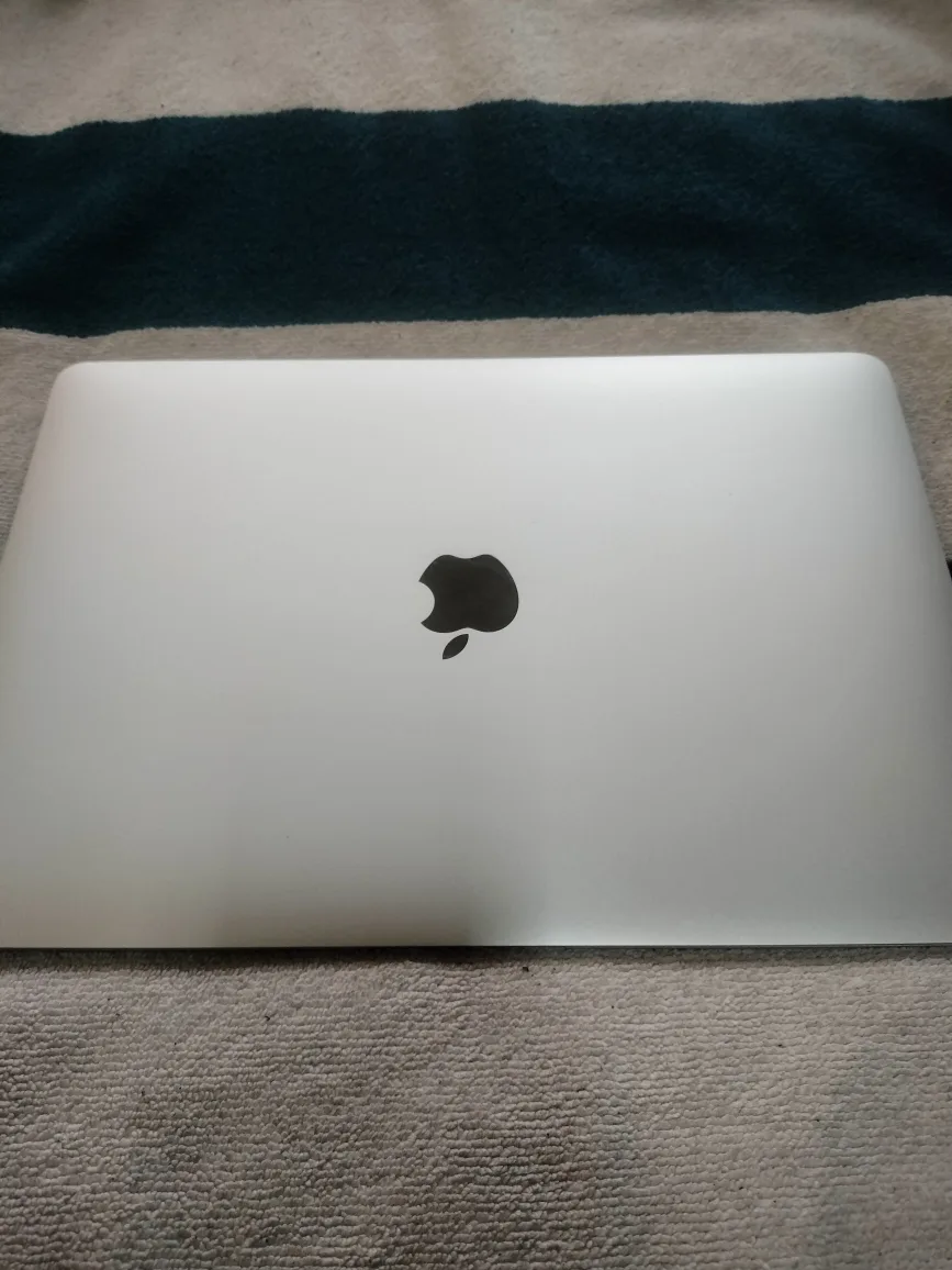 MacBook Air M1, late 2020 image indicator(2)