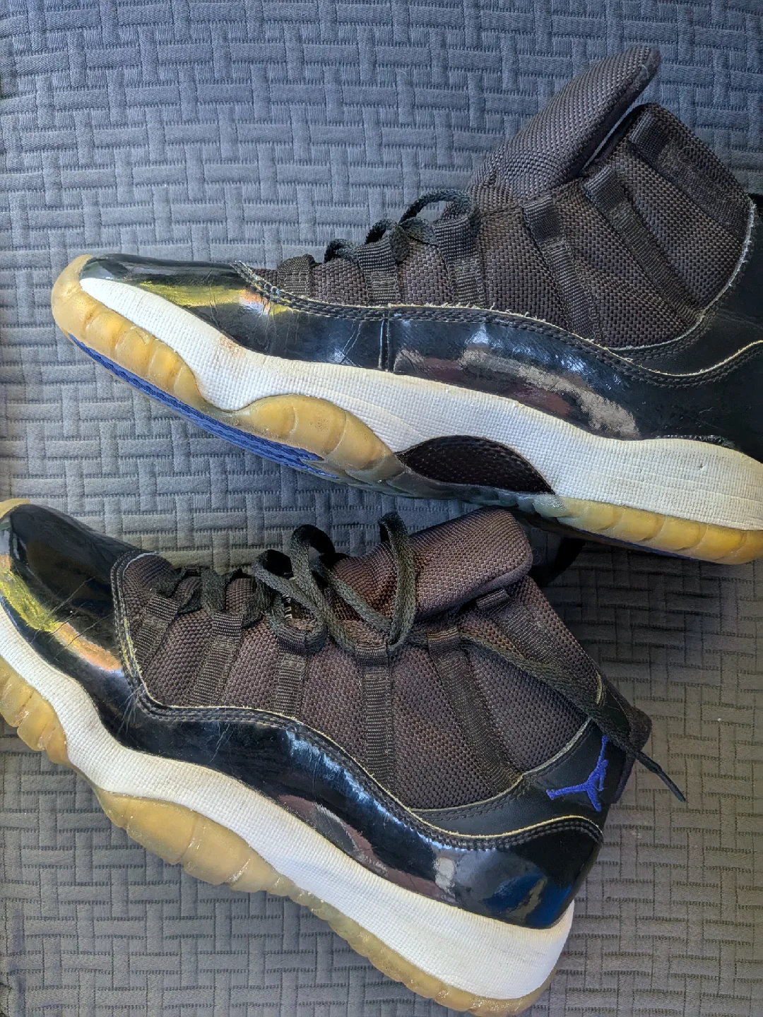 Air Jordan 11 Retro Black/Royal Blue youth 8 image indicator(2)