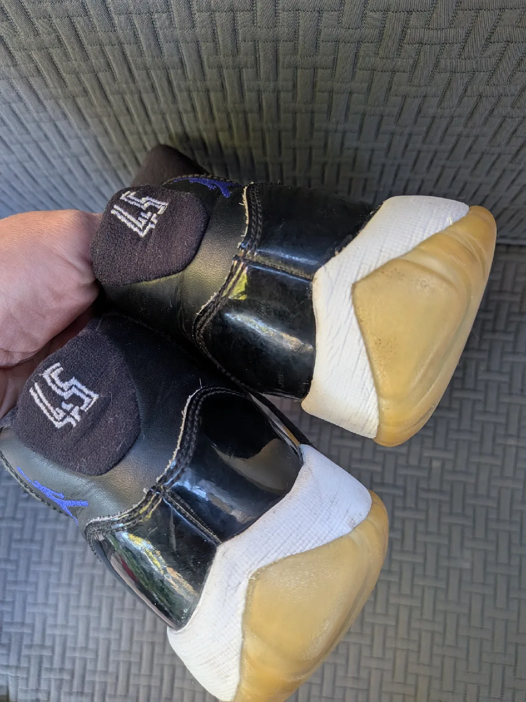 Air Jordan 11 Retro Black/Royal Blue youth 8 image indicator(7)