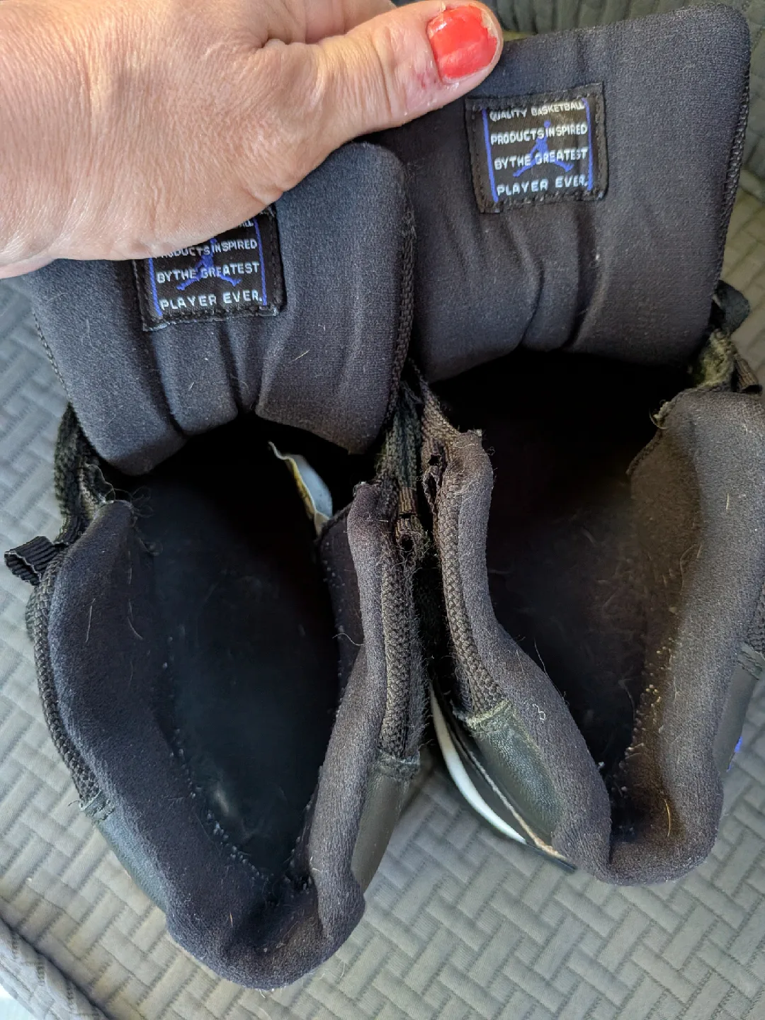 Air Jordan 11 Retro Black/Royal Blue youth 8 image indicator(10)