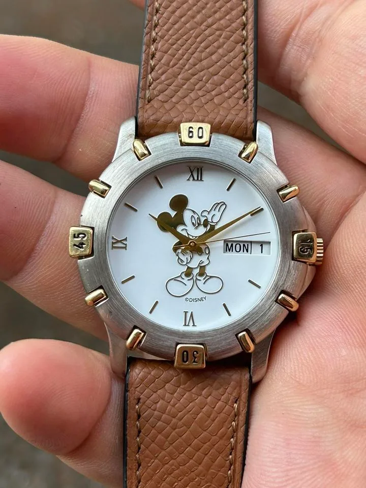Women's Mickey Mouse Watces thumbnail