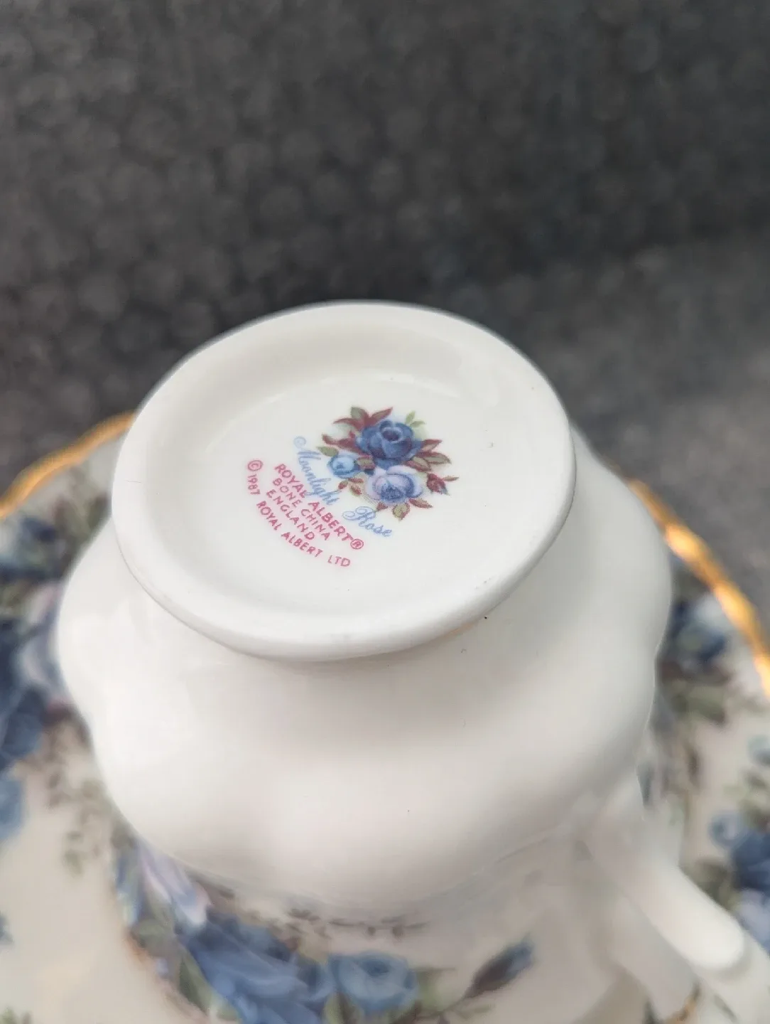 Royal Albert Moonlight Rose Teacup & Saucer image indicator(2)