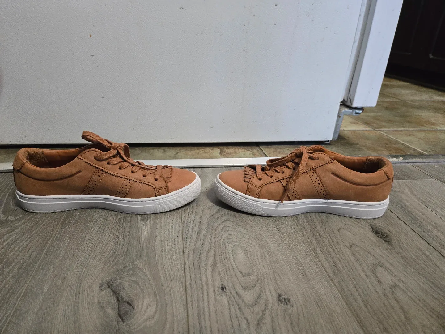 Lacoste Brown Leather Sneakers image indicator(2)