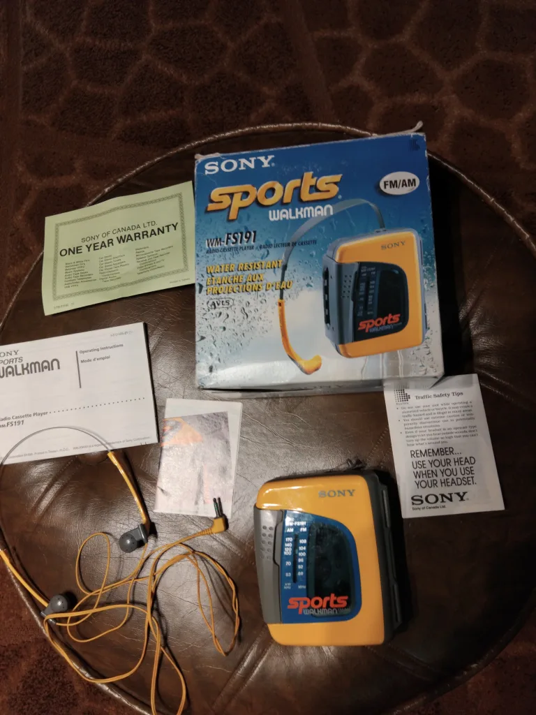 Sony Sports Walkman WM-FS191 FM/AM Radio Cassette Player thumbnail
