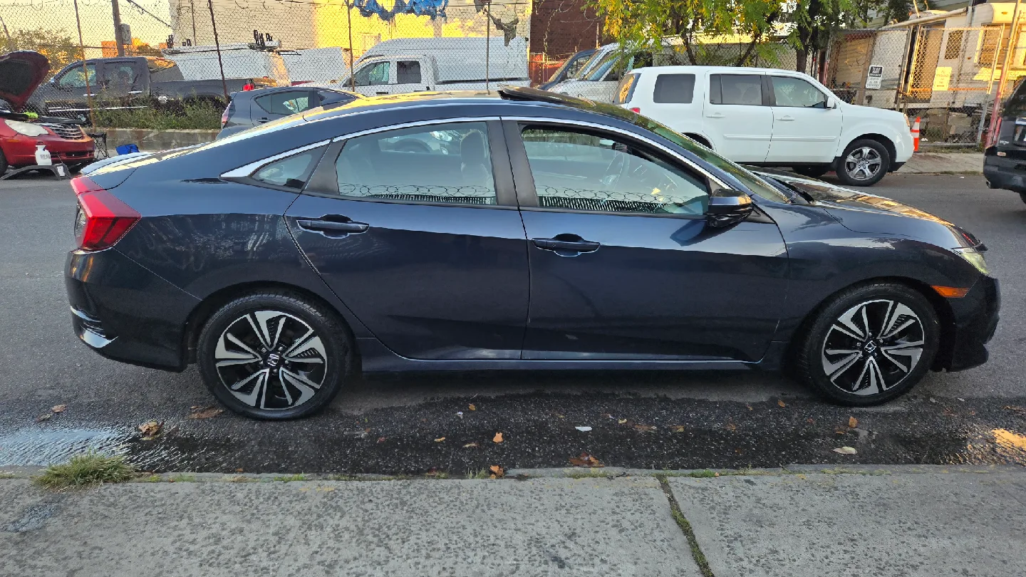 Honda Civic Sedan - Blue image indicator(4)