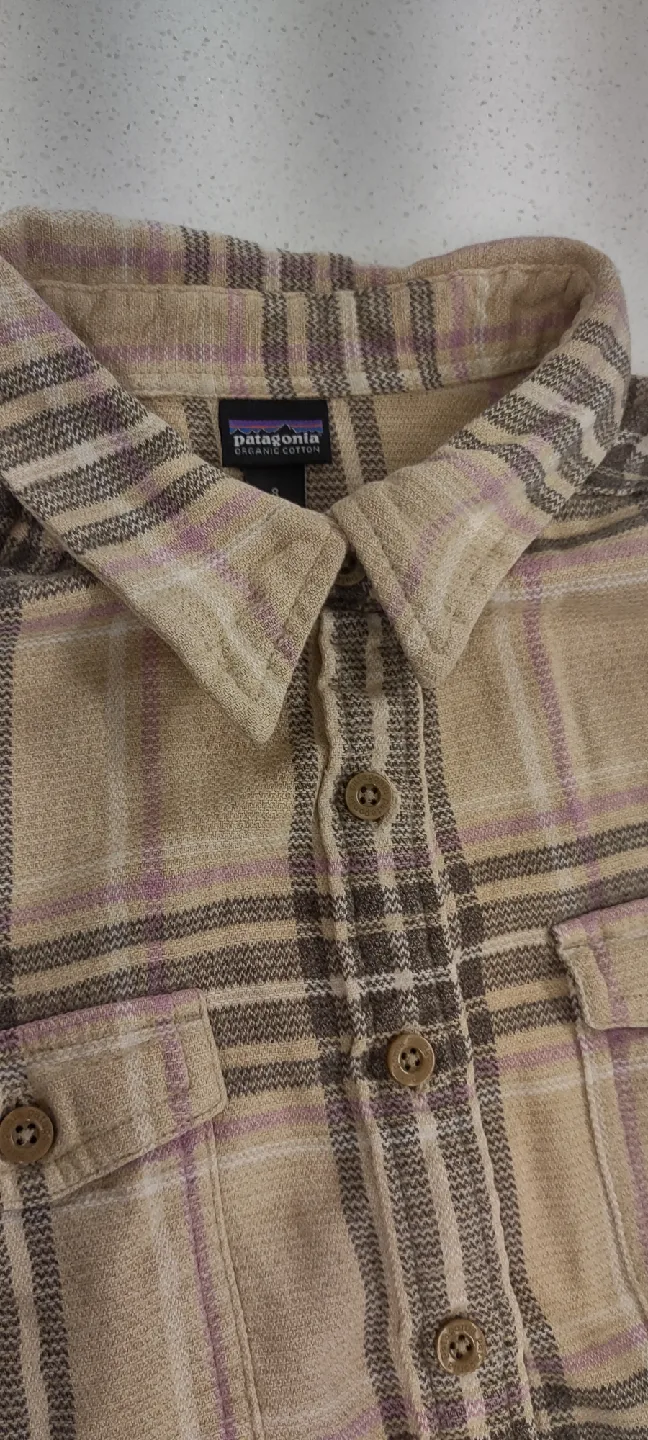 Patagonia Women's Long-Sleeved Fjord Flannel Shirt image indicator(2)