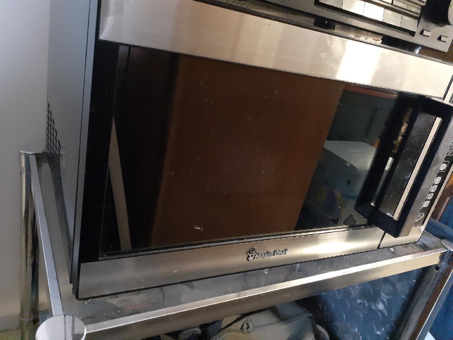 Magic Chef Microwave - photo 3