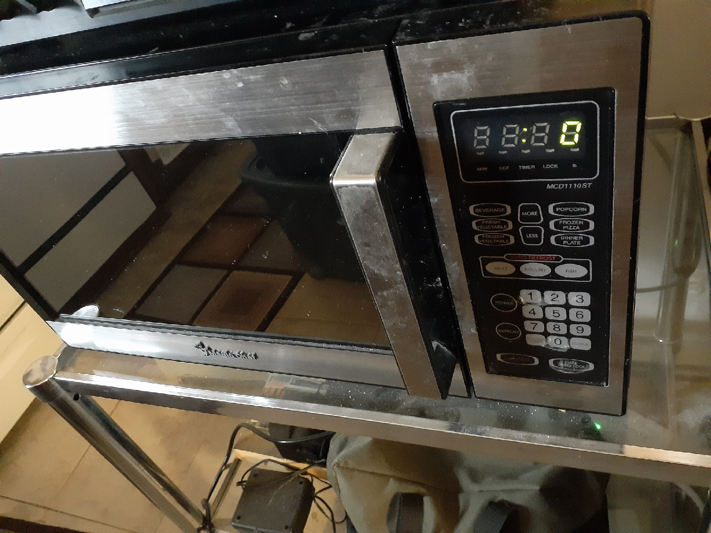 Magic Chef Microwave - photo 4