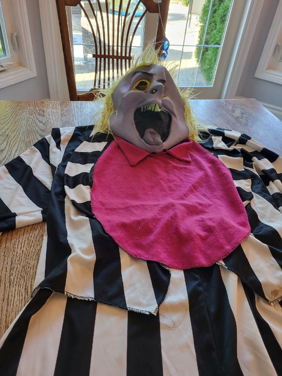 Beetlejuice Costume image indicator(2)