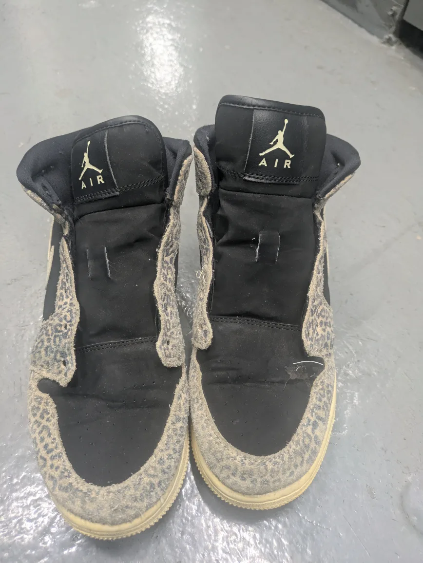 Nike Air Jordan 1 Mid SE Animal Instinct Size 7 Kids image indicator(2)