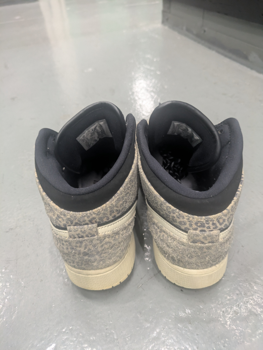 Nike Air Jordan 1 Mid SE Animal Instinct Size 7 Kids - photo 3