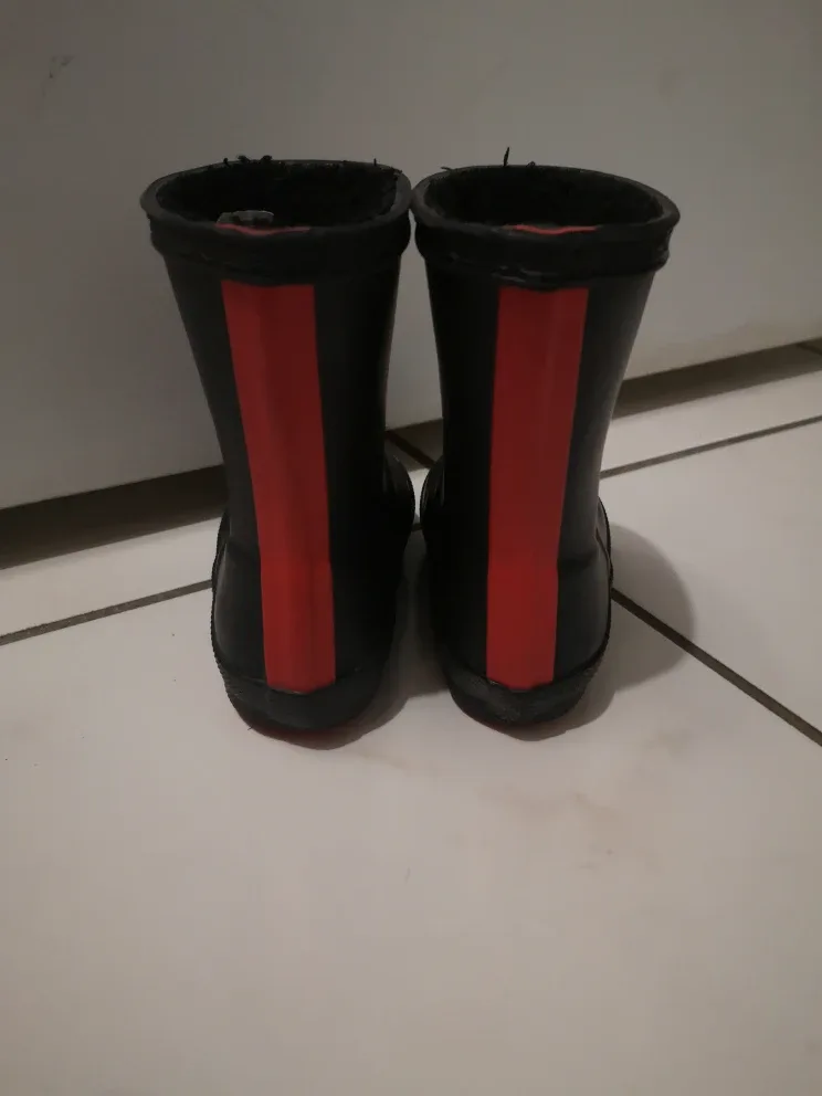 Hunter Kids First Classic Rain Boots - Size US 8 image indicator(2)