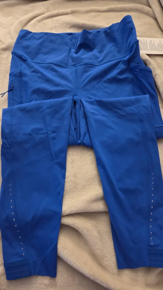 Lululemon Fast and Free HR Tight 25" Size 10 image indicator(2)