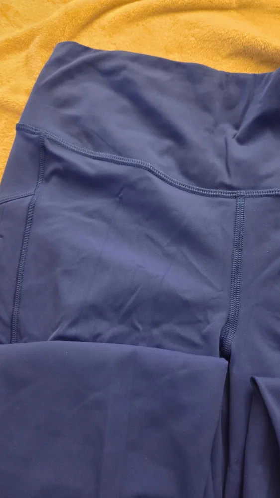 Lululemon Fast and Free HR Tight 25" Size 10 image indicator(3)