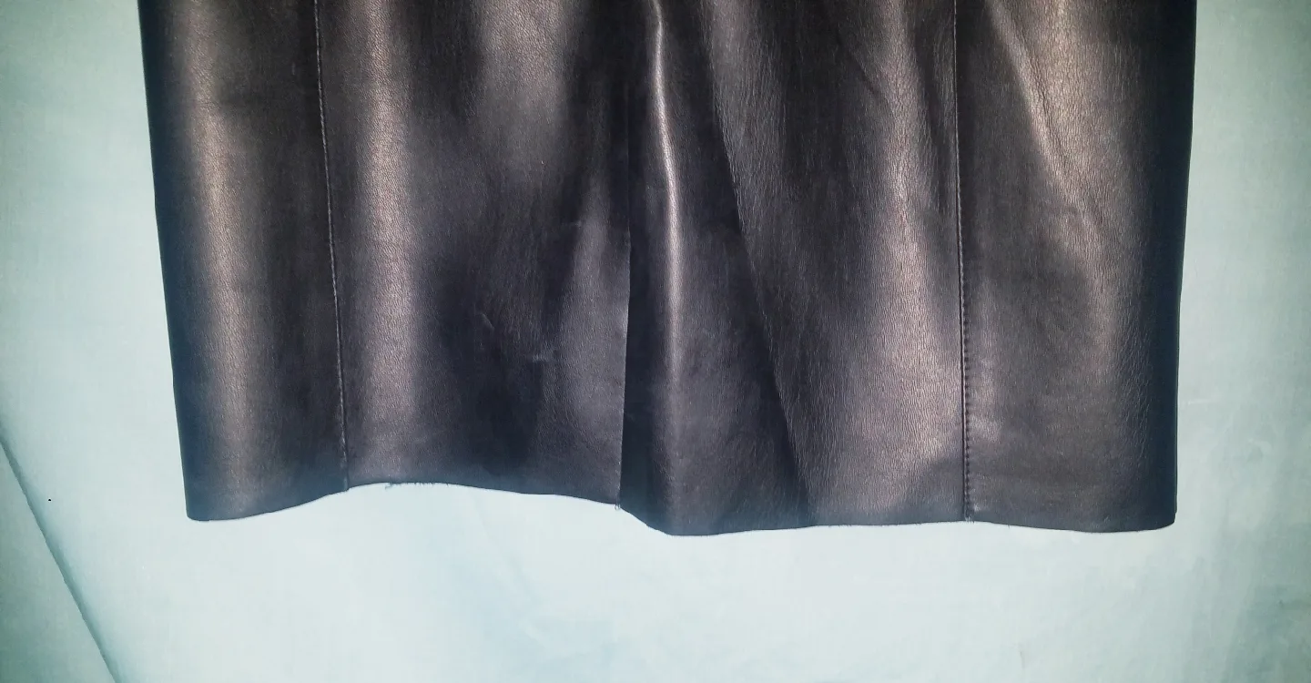 Black Express Pleather Mini Skirt Size 2 Excellent Condition image indicator(4)