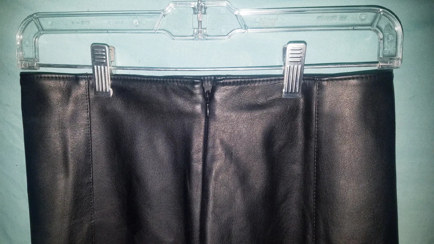 Black Express Pleather Mini Skirt Size 2 Excellent Condition image indicator(6)