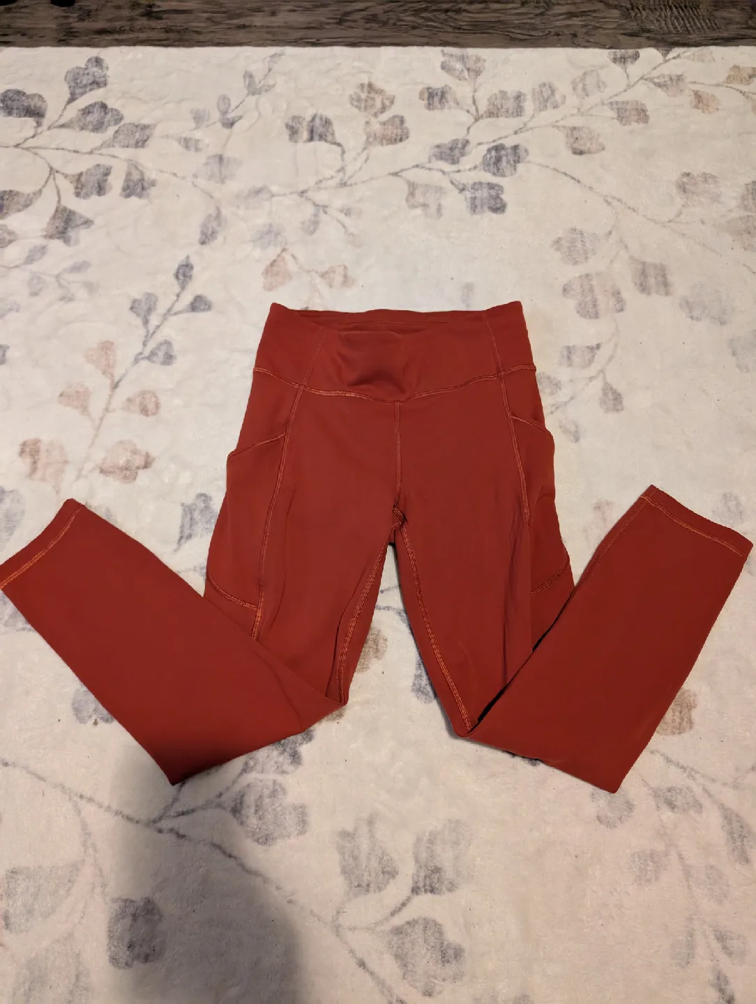 Lululemon Size 6 Rust Orange Leggings image indicator(2)