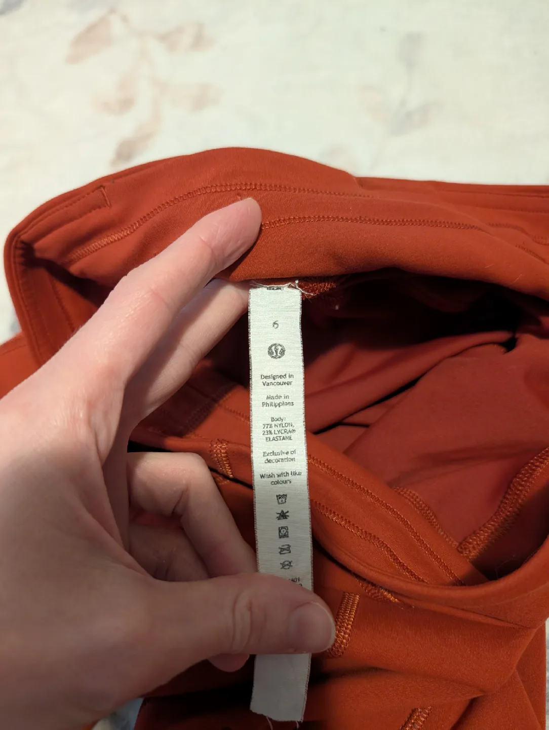 Lululemon Size 6 Rust Orange Leggings image indicator(4)