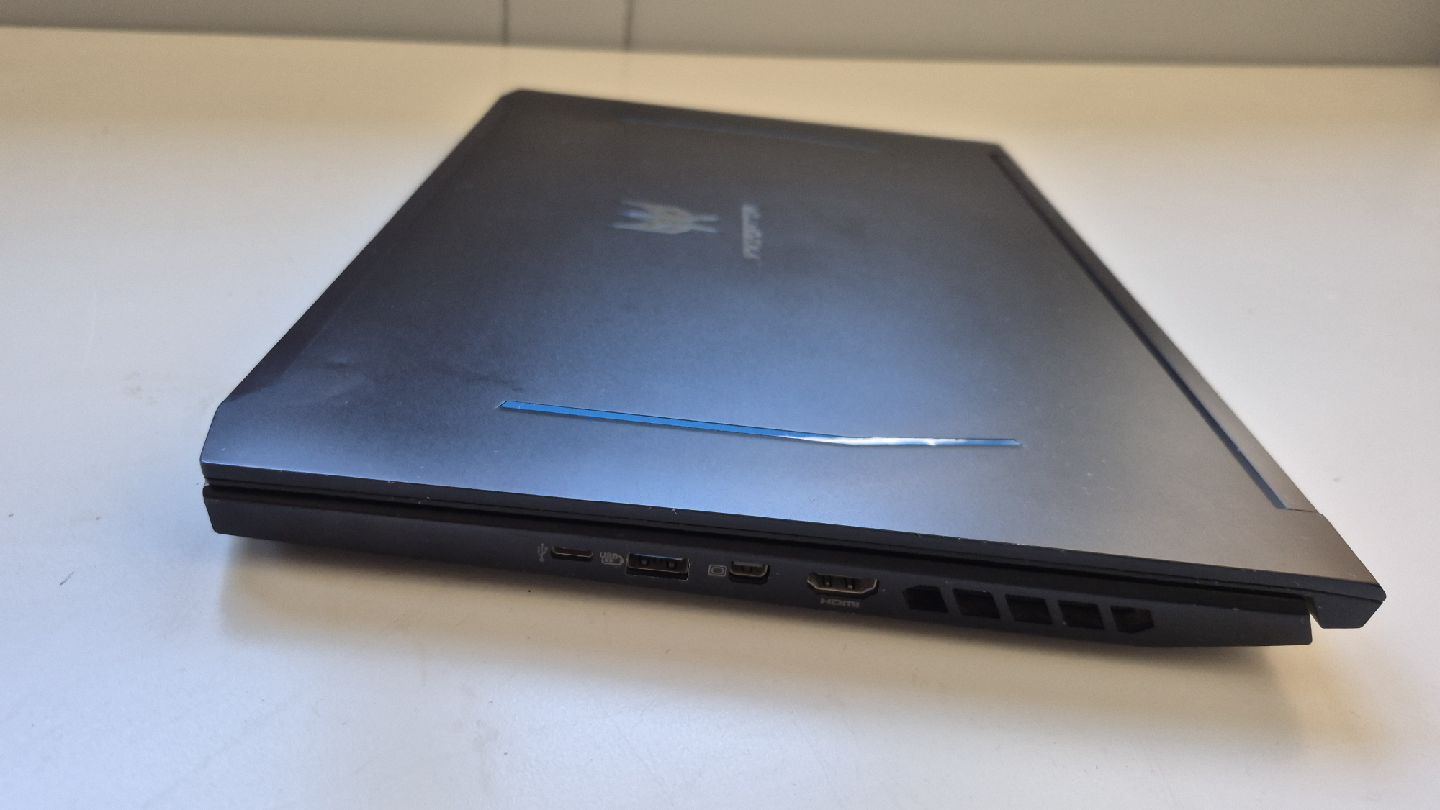 Acer Predator Helios 300 Gaming Laptop - photo 5