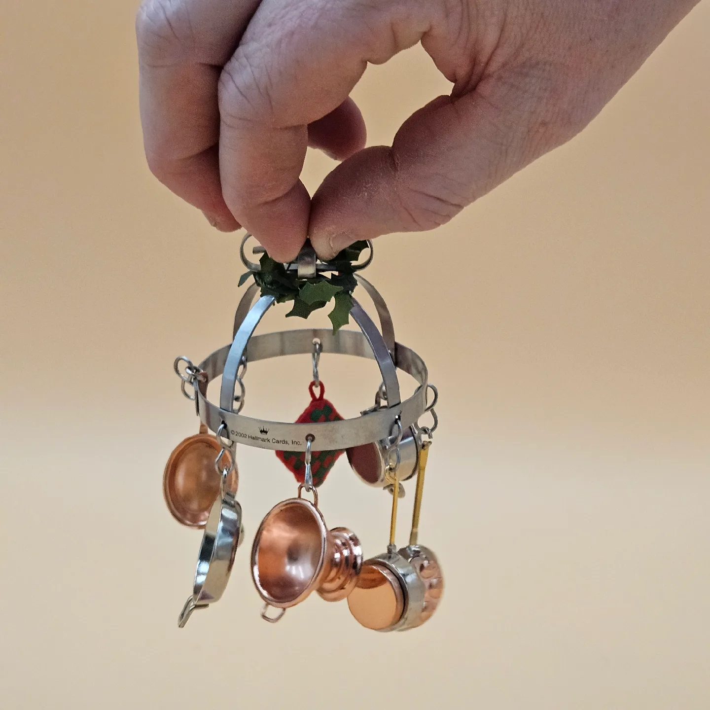 Hallmark Keepsake Ornament "Christmas In the Kitchen" 2002 image indicator(6)