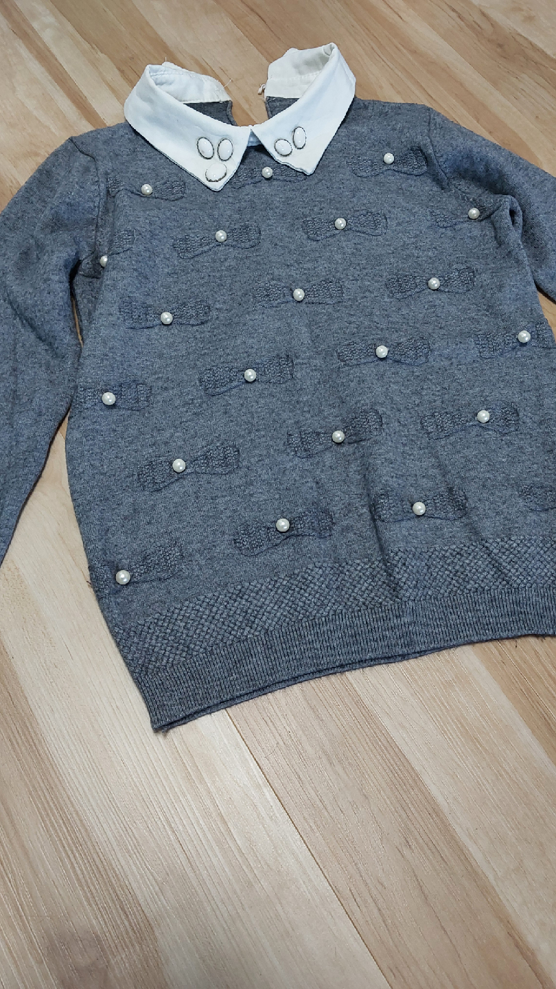 BRAND NEW Grey Sweater with pearls and White Collar Xs to S size - photo 2