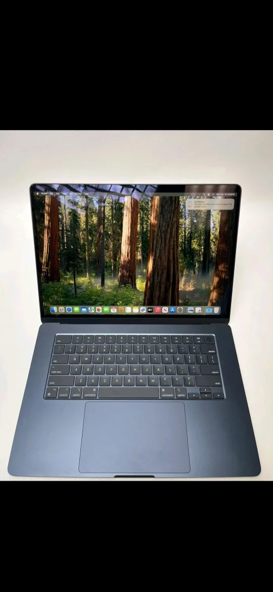 MacBook Air M2, 16 GB image indicator(2)