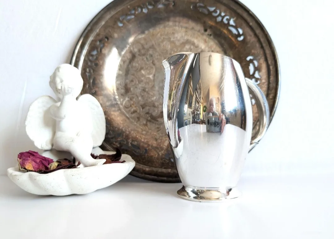 Wm Rogers Silver Plated Coffee Cream Pitcher ~ Flair image indicator(3)