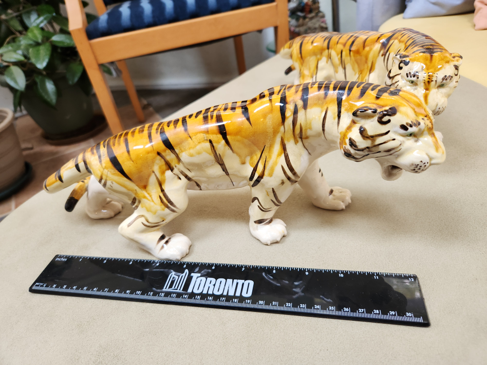 Pair of Vintage Ceramic Tiger Figurines - photo 2
