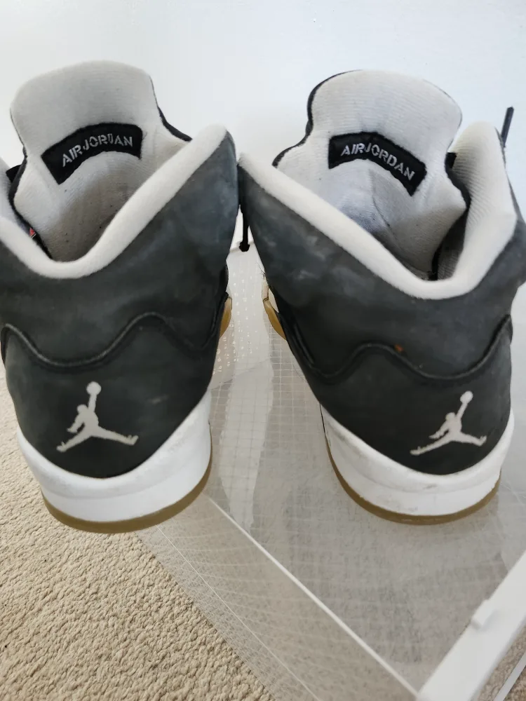 Air Jordan 5 Anthracite Youth Size 6.5Y image indicator(3)