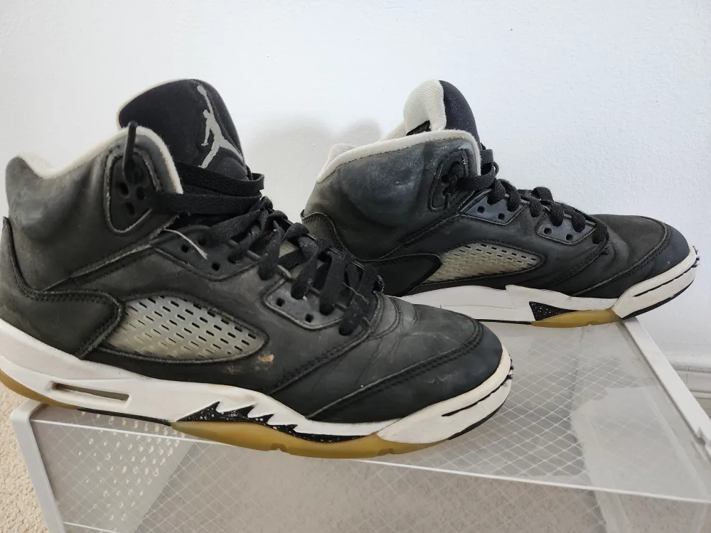 Air Jordan 5 Anthracite Youth Size 6.5Y image indicator(4)