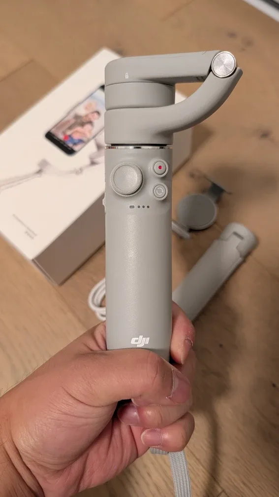 DJI OM 5 Athens Gray Smartphone Stabilizer - Like New! image indicator(2)