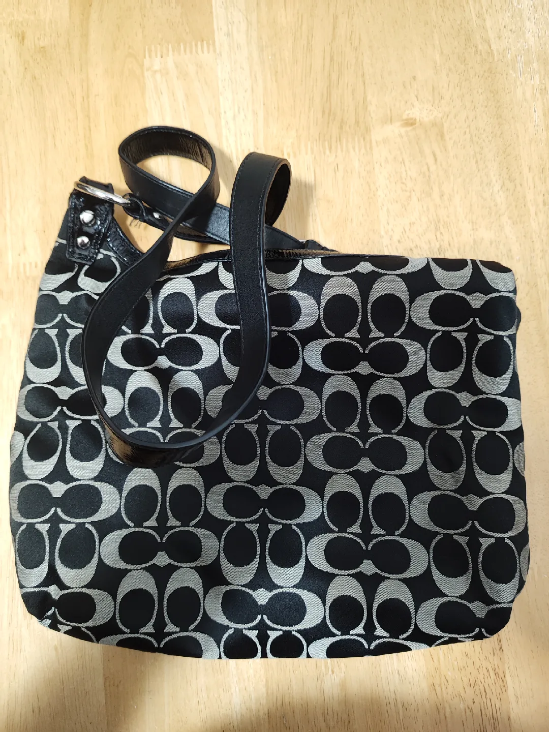 Coach Black & Gray Signature Shoulder Bag image indicator(2)