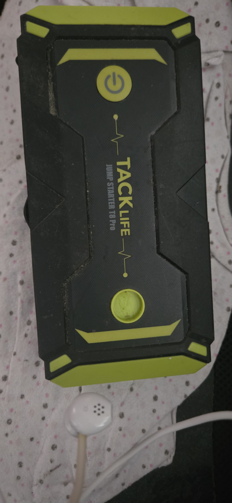 Tacklife T8 Pro Jump Starter - photo 4