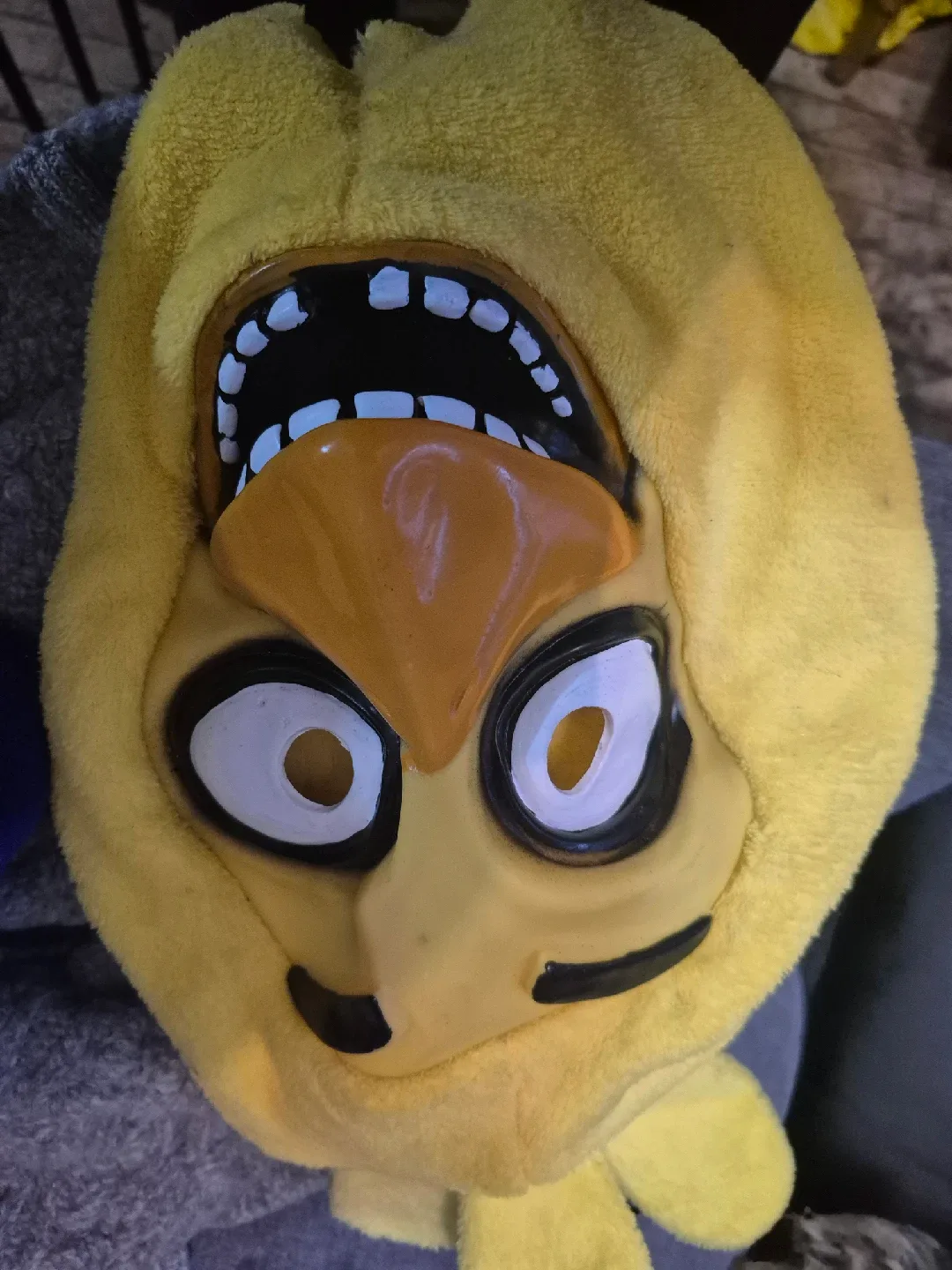 Five Nights at Freddy's Chica Mask image indicator(2)