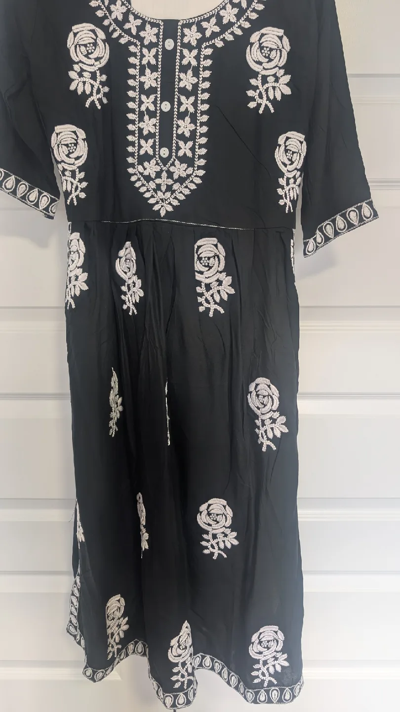 Black Chiknari Embroidered Kurti Set image indicator(2)