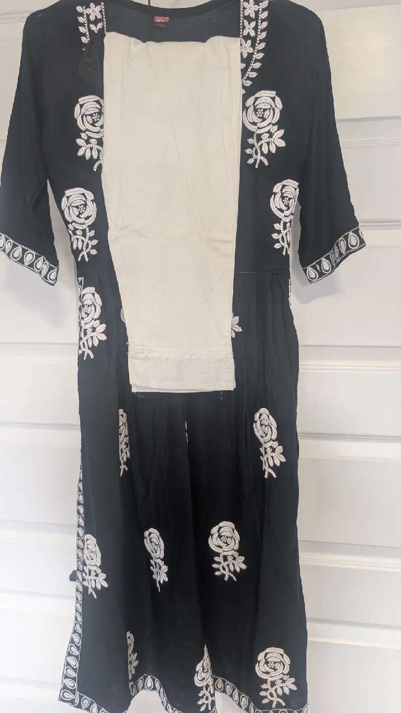 Black Chiknari Embroidered Kurti Set image indicator(3)