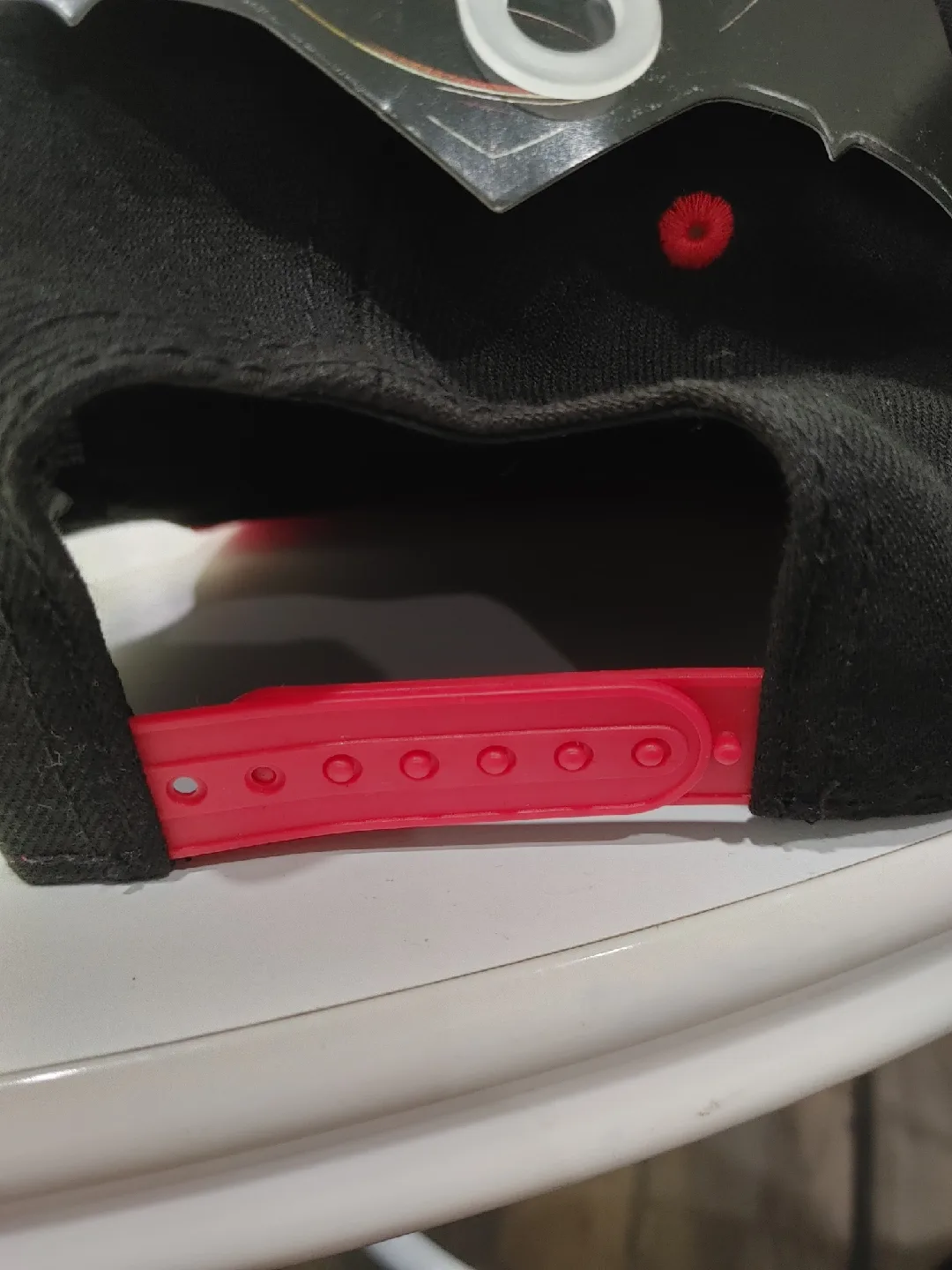 🧡AUTHENTIC BATMAN V. SUPERMAN CAP BRAND NEW image indicator(4)