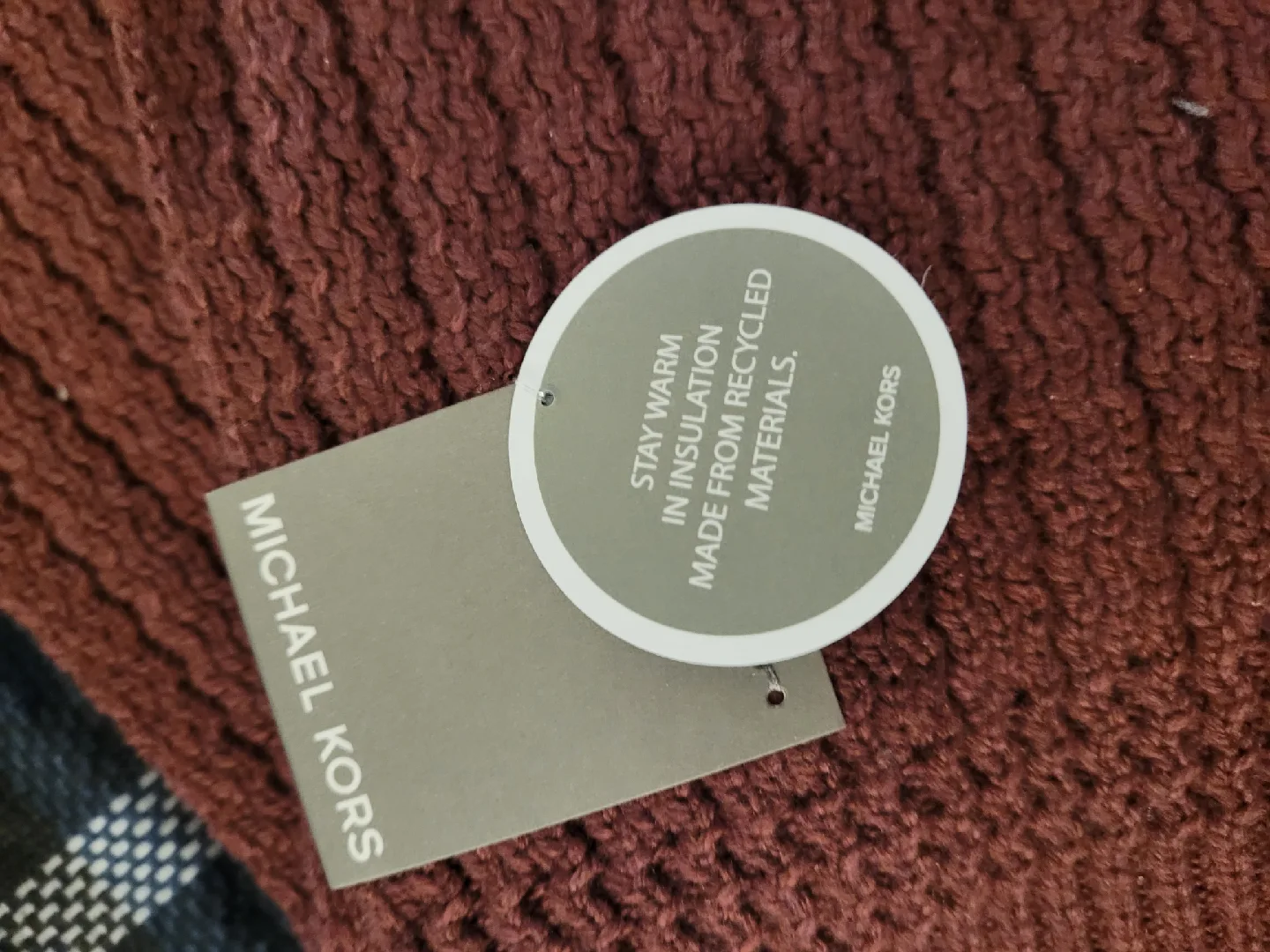 BNWT Michael Kors Burgundy Men's Beanie and Scarf Set image indicator(8)