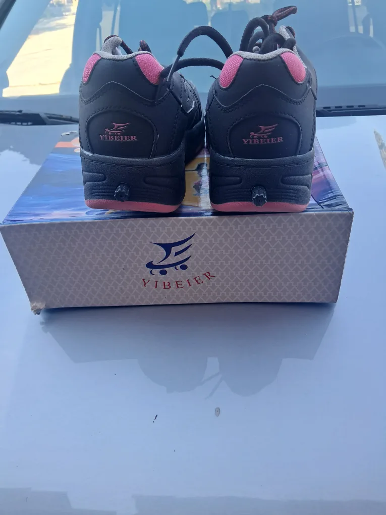 Yibeier Roller Skate Shoes - Youth Size image indicator(2)