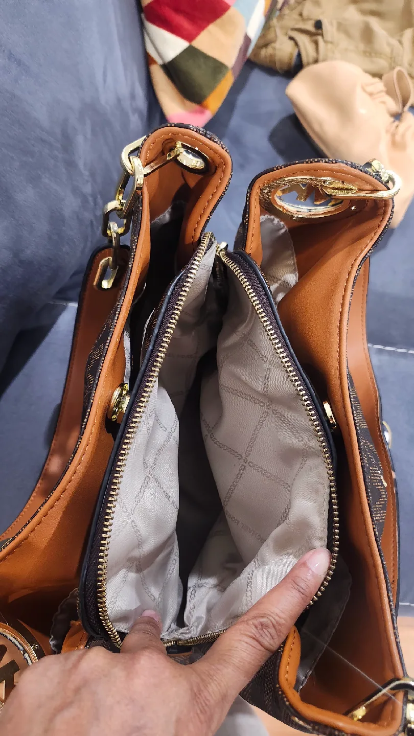 Michael Kors Brown Shoulder Bag image indicator(8)