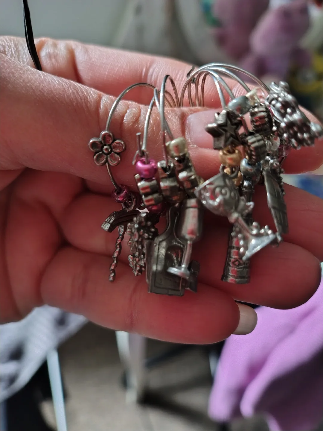 Wine Glass Charm Set image indicator(2)